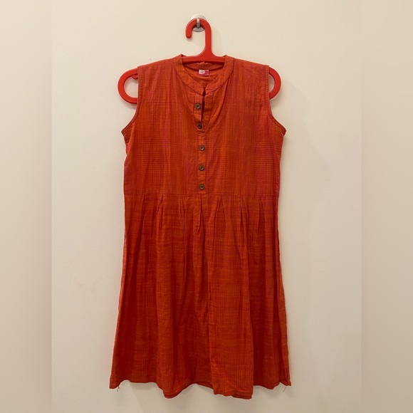 Dresses & Skirts - Pink sleeveless dress